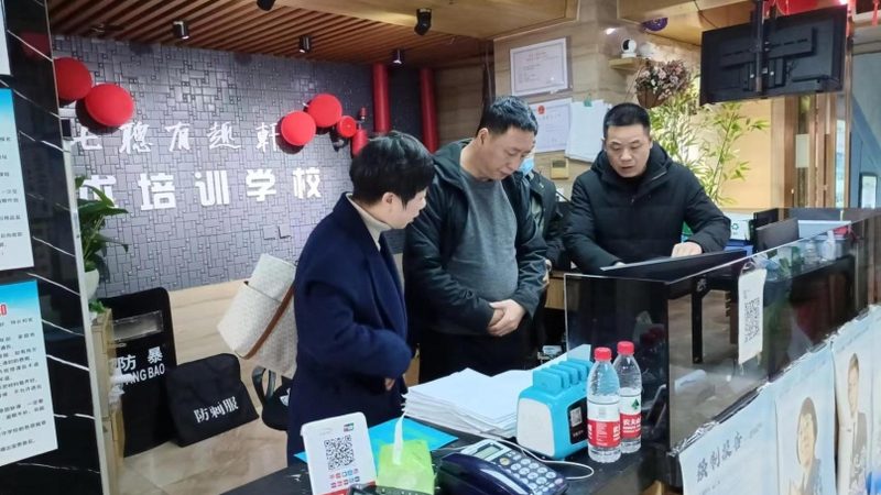 培训场地的设施是保障培训效果的基础。一个良好的培训场地应具备以下特点：